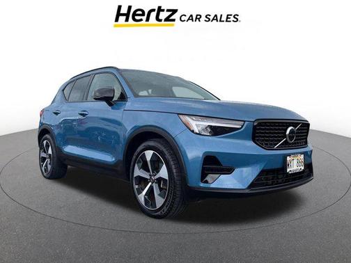 Blue 2024 Volvo XC40 CORE