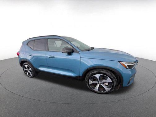 Blue 2024 Volvo XC40 CORE