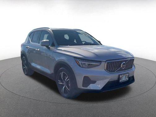 2024 Volvo XC40 CORE