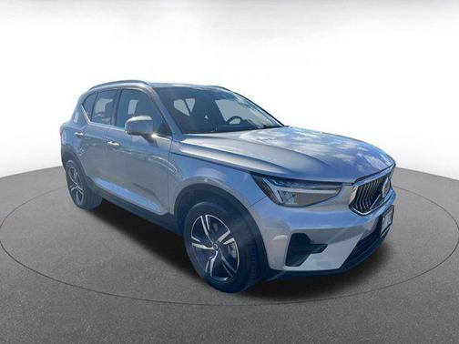 2024 Volvo XC40 CORE