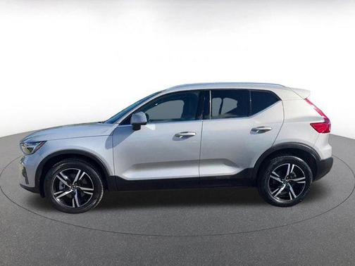2024 Volvo XC40 CORE