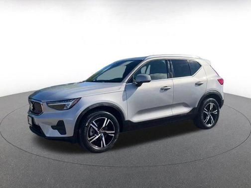 2024 Volvo XC40 CORE