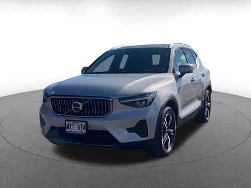 2024 Volvo XC40 CORE