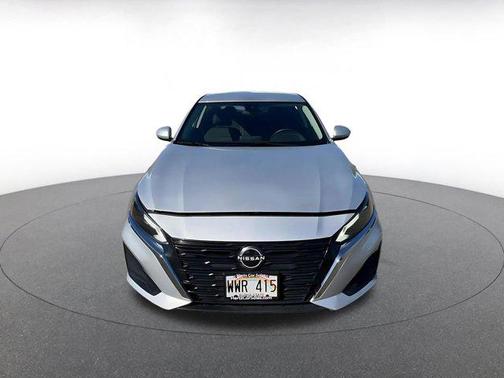 Brilliant Silver Metallic 2023 Nissan Altima S FWD