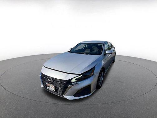 Brilliant Silver Metallic 2023 Nissan Altima S FWD