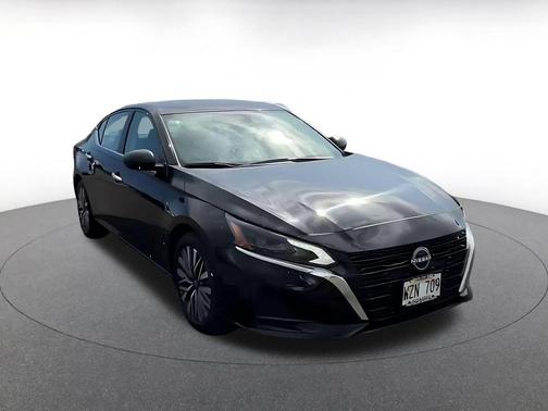 Super Black 2024 Nissan Altima 2.5 SV