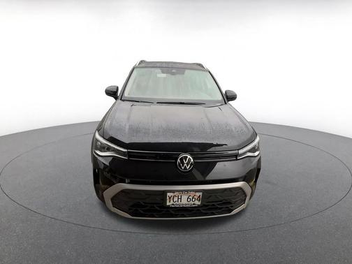 Deep Black Pearl 2026 Volkswagen Taos SE