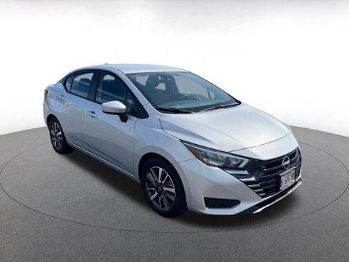 Brilliant Silver Metallic 2025 Nissan Versa 1.6 SV