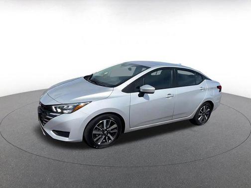 Brilliant Silver Metallic 2025 Nissan Versa 1.6 SV