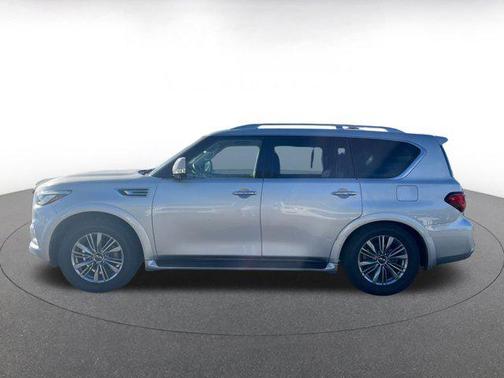 2022 INFINITI QX80 Luxe