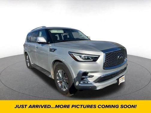 2022 INFINITI QX80 Luxe