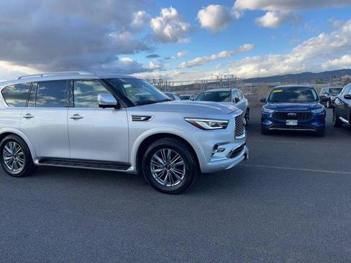 2022 INFINITI QX80 Luxe