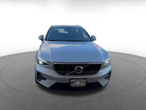 Gray 2024 Volvo XC40 CORE