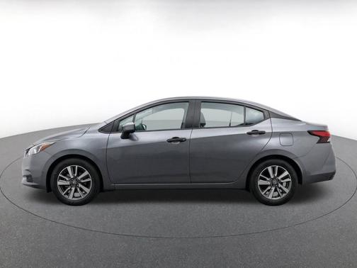 Gun Metallic 2025 Nissan Versa 1.6 SV