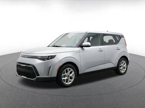 Gravity Gray 2025 Kia Soul LX