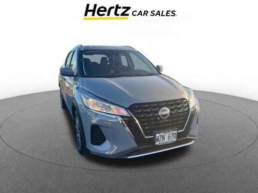 Boulder Gray Pearl 2024 Nissan Kicks SV