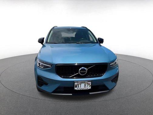 Blue 2024 Volvo XC40 CORE