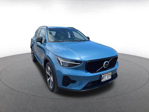 Blue 2024 Volvo XC40 CORE