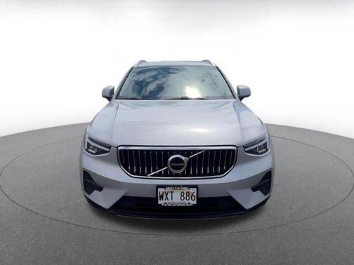 Gray 2024 Volvo XC40 CORE