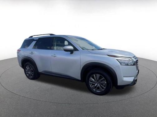 Brilliant Silver Metallic 2024 Nissan Pathfinder SV FWD