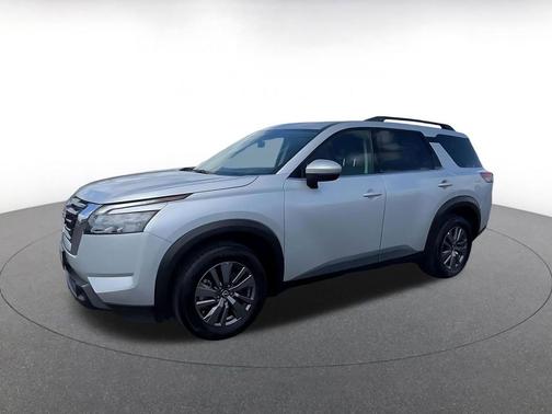 Brilliant Silver Metallic 2024 Nissan Pathfinder SV FWD