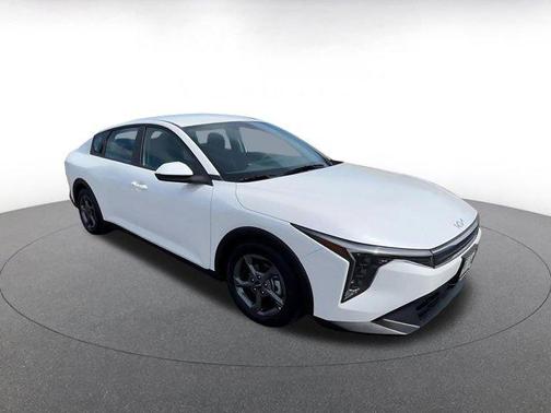 Snow White Pearl 2025 Kia K4 LXS