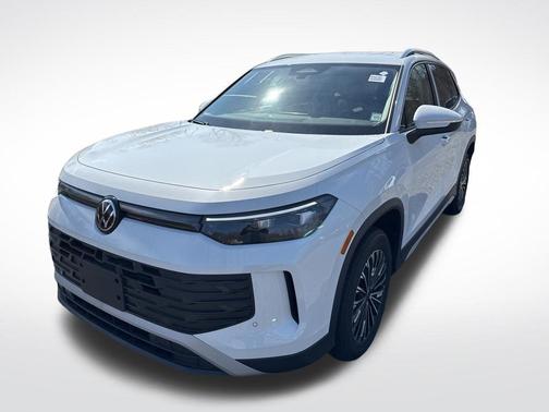 Pure White 2025 Volkswagen Tiguan 2.0T S