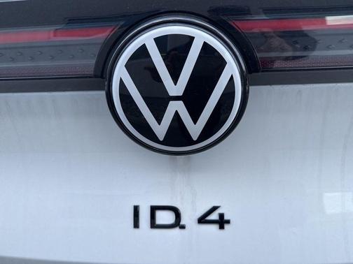 Opal White Pearl W / Black Roof 2025 Volkswagen ID.4 Pro S Plus