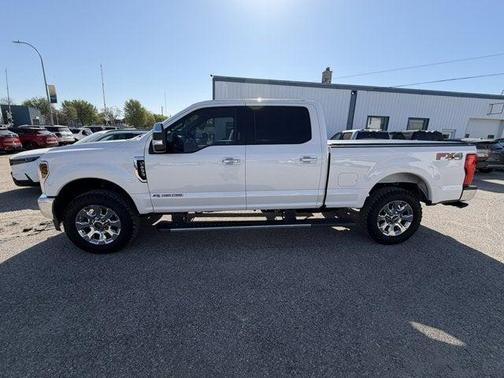 White Platinum Metallic Tri-Coat 2018 Ford F-250 Lariat