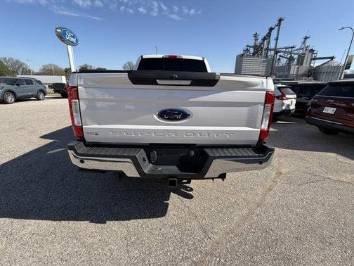 White Platinum Metallic Tri-Coat 2018 Ford F-250 Lariat