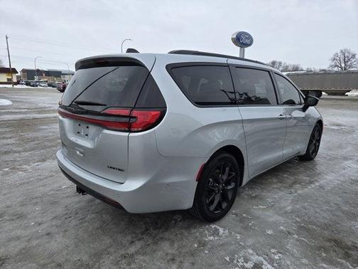 2024 Chrysler Pacifica Limited