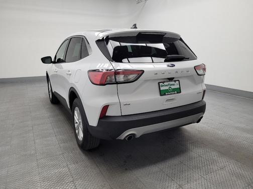 White 2022 Ford Escape SE