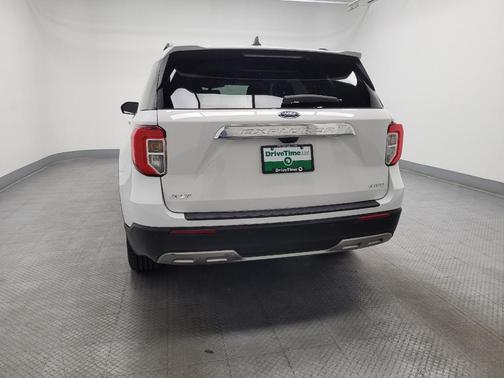 Oxford White 2021 Ford Explorer XLT