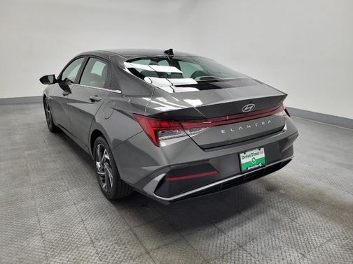 2025 Hyundai ELANTRA SEL