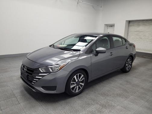 Gray 2023 Nissan Versa 1.6 SV