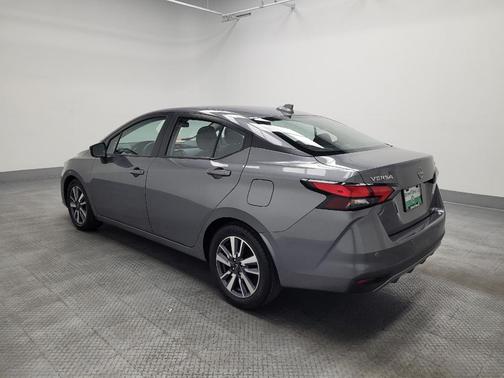 Gray 2023 Nissan Versa 1.6 SV