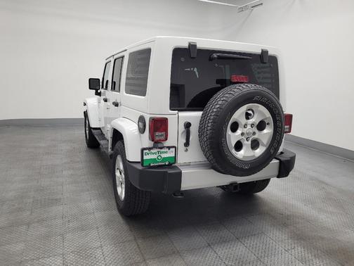 Bright White Clearcoat 2014 Jeep Wrangler Unlimited Sahara