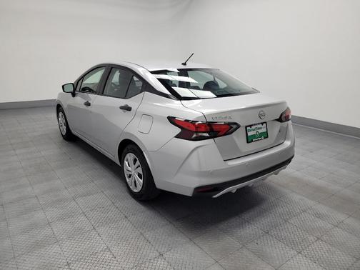 Brilliant Silver Metallic 2024 Nissan Versa 1.6 S