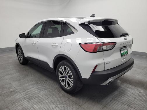 White 2022 Ford Escape SEL