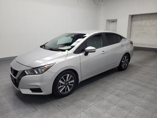 Brilliant Silver Metallic 2021 Nissan Versa 1.6 SV