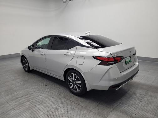 Brilliant Silver Metallic 2021 Nissan Versa 1.6 SV