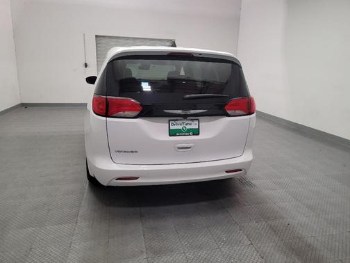 Bright White Clearcoat 2024 Chrysler Voyager LX