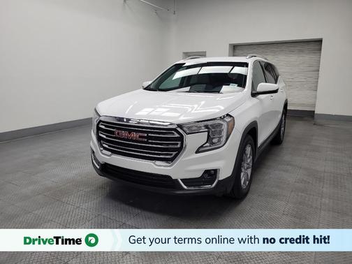 White 2024 GMC Terrain SLT