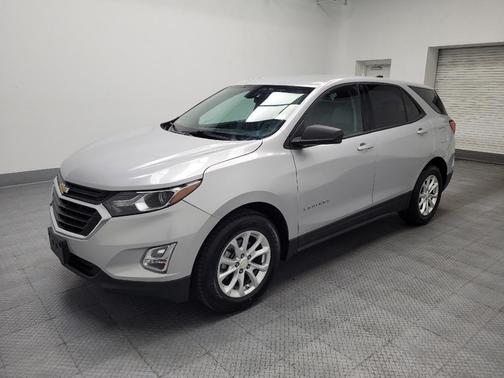 Silver Ice Metallic 2018 Chevrolet Equinox LS