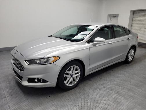 Ingot Silver 2016 Ford Fusion SE
