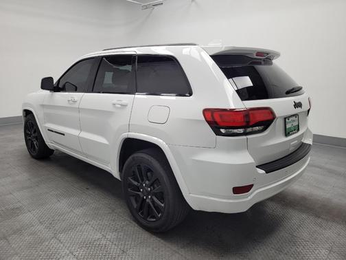 Bright White Clearcoat 2019 Jeep Grand Cherokee Altitude