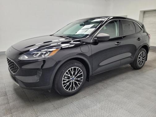 Agate Black Metallic 2022 Ford Escape SE