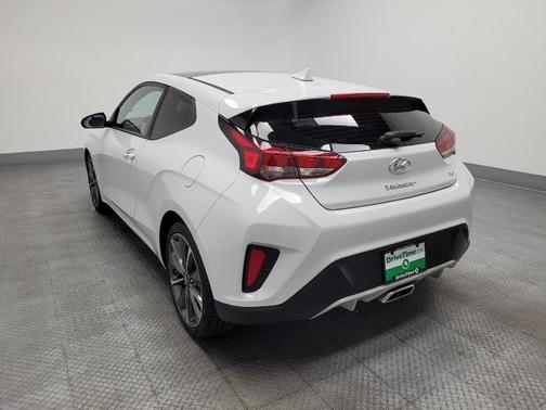 2020 Hyundai Veloster 2