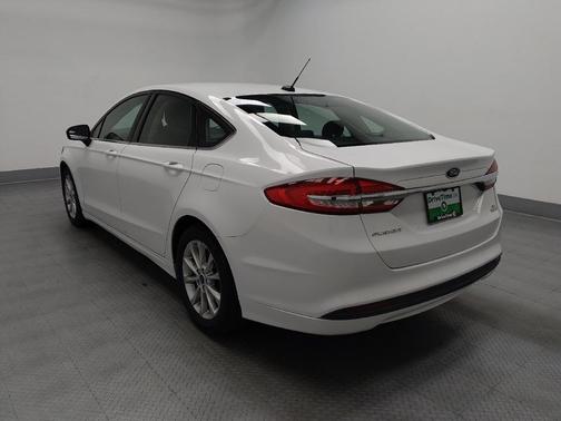 White 2017 Ford Fusion SE