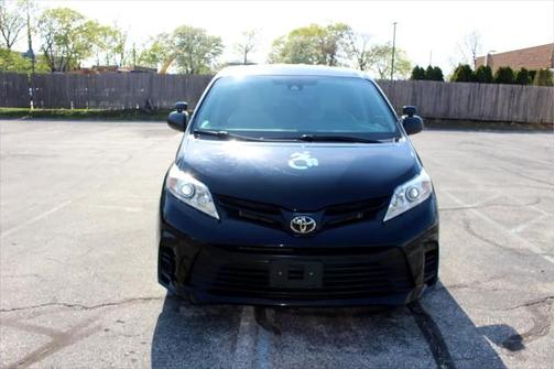 2020 Toyota Sienna LE